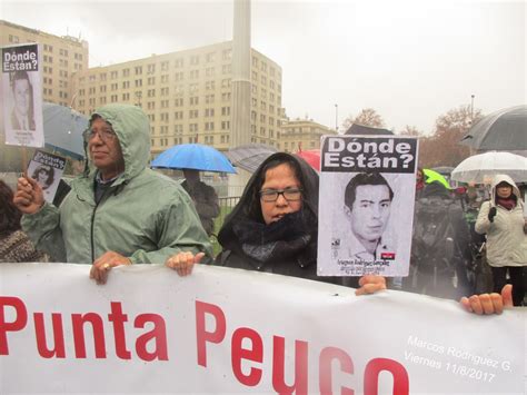 Justicianadamas Peronadamenos La Marcha De Los Paraguas