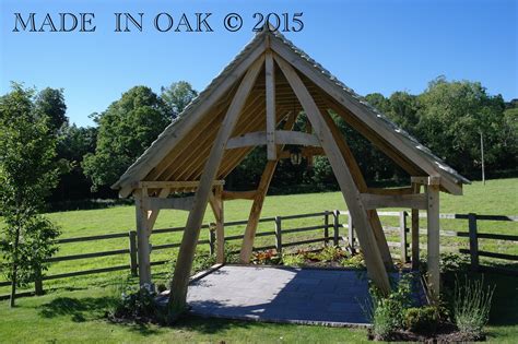 Hyde Barn Stow On The Wold Wedding Venue Oak Cruck Frame By Made In