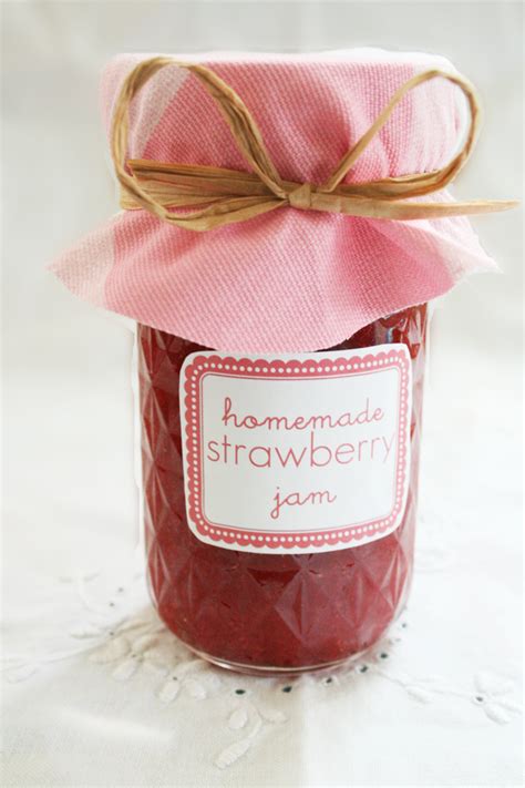 Darling Darleen: Strawberry Jam + Free Labels