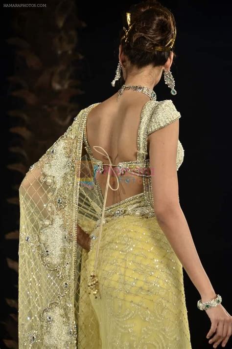 Model Walk The Ramp For Shane Falguni Show At Amby Valley India Bridal