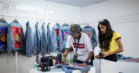 Levis Captivates Lollapalooza India With Iconic Tailor Shop