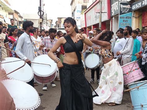 Eunuchs Take Out Procession Of Kajaliya किन्नरों ने निकाला कजलिया का