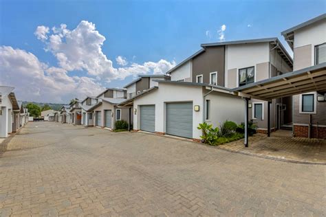 2 Bedroom Townhouse For Sale In Rivonia P24 114047457