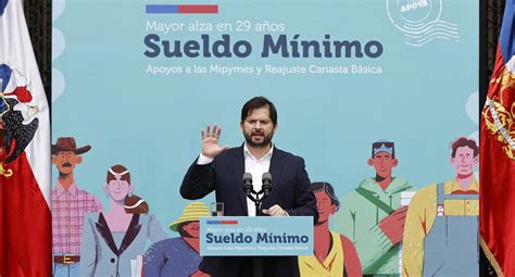 Chile Gabriel Boric Promulga Histórica Alza Del Salario Mínimo “que