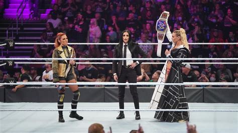 Charlotte Flair & Becky Lynch Have Interesting Interaction After WWE ...