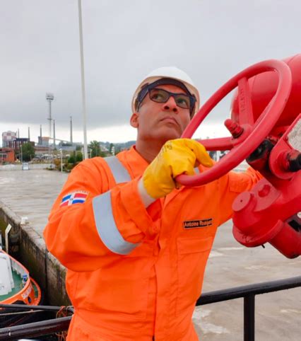 Inicio De Los Trabajos De Inspecci N De Tres Embarcaciones En El Puerto