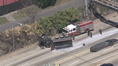 Photos Dump Truck Overturns On I 76 6abc Philadelphia