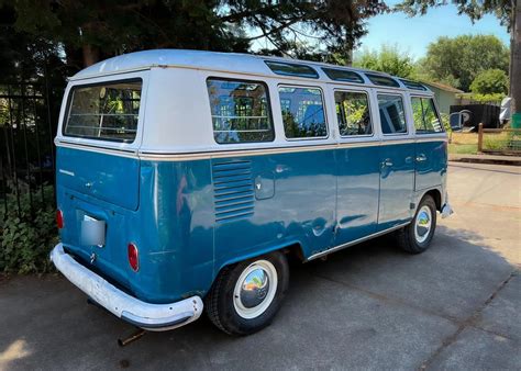 Survivor Volkswagen Type 2 Deluxe 21 Window Samba Is In Dire Need Of