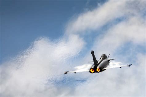 Everything to know about France's Rafale fighter jet | Popular Science