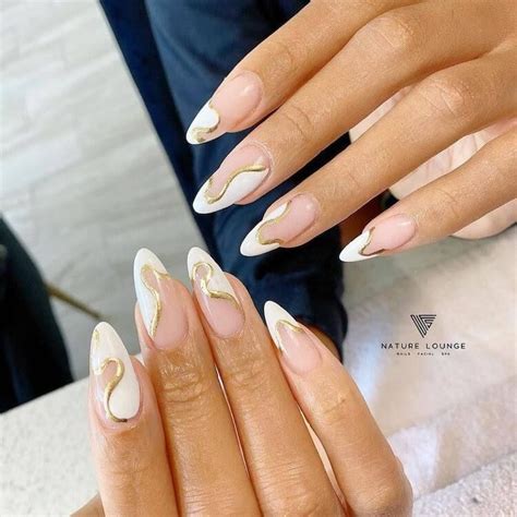 White And Gold Nails Perfect For Any Occasion Beautiful Dawn