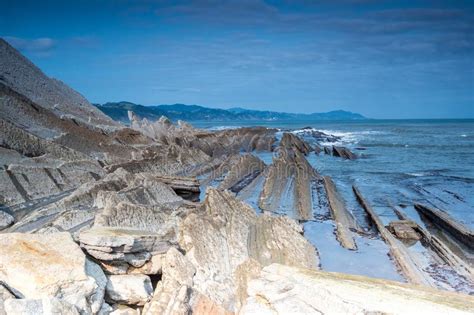 El Flysch De Acantilado En Zumaia Pa S Vasco Espa A Foto De Archivo