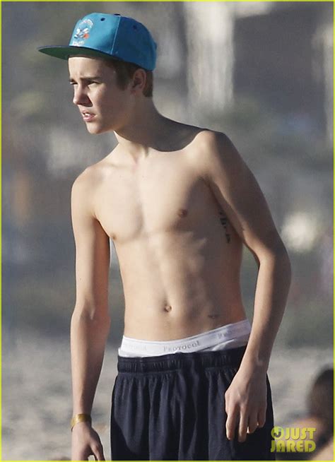 Justin Bieber Shirtless Beach Time Photo 2614604 Justin Bieber Shirtless Pictures Just Jared