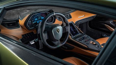 Descubrir 32+ imagen lamborghini sian interior - Abzlocal.mx