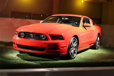 Ford Mustang GTs - reviews, prices, ratings with various photos