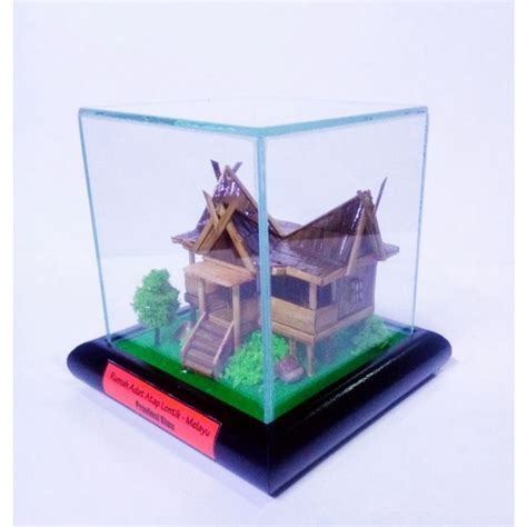 Jual Miniatur Rumah Adat Grade A Dengan Kotak Akrilik Shopee