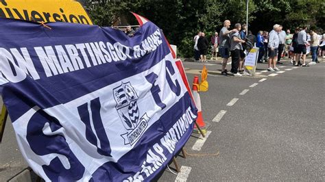 Southend United Fans Protest Outside Ron Martin S Home BBC News