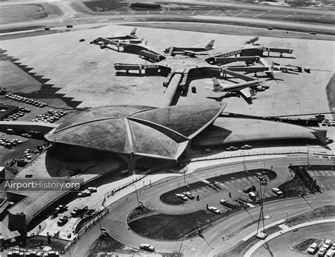 New York Kennedy Airport Aerial View Of Twa Flight Center 1962 Airporthistory Digital Library