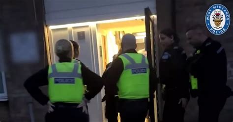 Watch Police Smash Doors Down In Chelmsley Wood Raids Birmingham Live