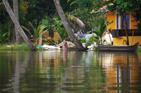 there and back to see how far it is: Alleppey Backwaters