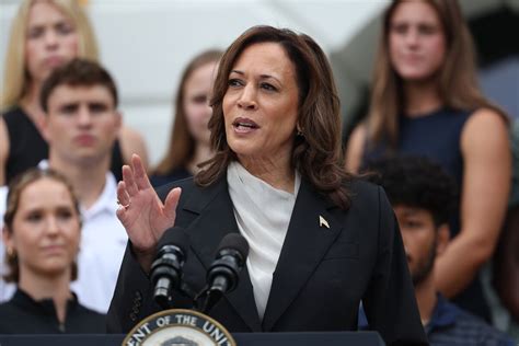 Kamala Harris Poised To Cut Trumps Lead In 2024 Election Bloomberg