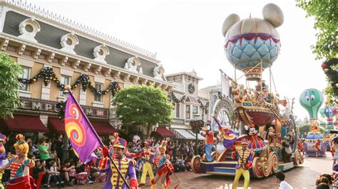 Best Of Hong Kong Disneyland Parade Mystic Manor And More