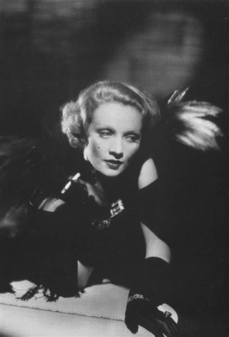 Marlene Dietrich In Schiaparelli Photographed By William Walling 1934 Old Hollywood Movies