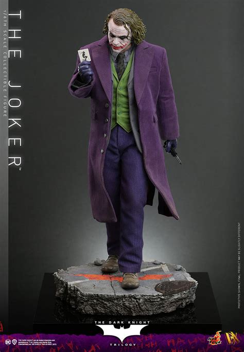 Movie Masterpiece Deluxe Fully Poseable Figure The Dark Knight