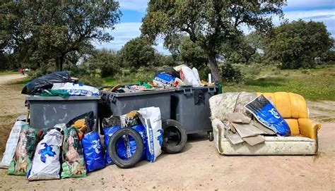 Los Fondistas Moralos Limpian Parte De La Dehesa Boyal Hoy Es