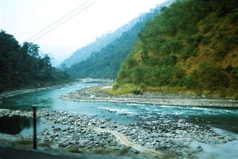 Gangtok Photos Pic An Enticing View Of The River Teesta Flowing