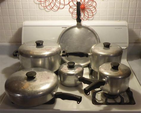 11 Piece Wear Ever Aluminum Pots And Pans Set With Bakelite Etsy