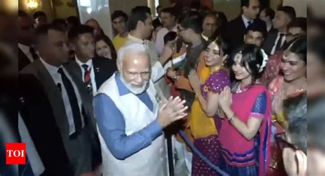 Modi Pm Modi Arrives At Cairo Hotel To Rousing Welcome From Indian Diaspora India News