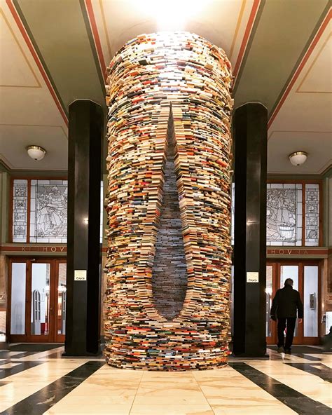 Prague Un Puits De Livres Incroyable Dans Une Biblioth Que Golem