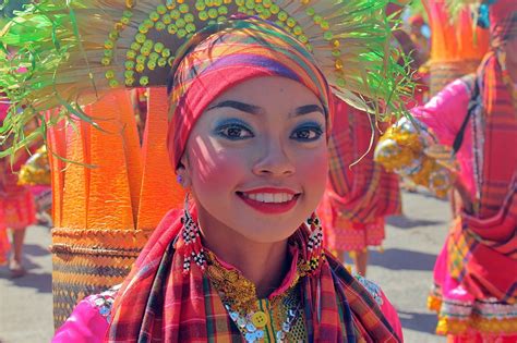 Inaul Festival Celebrates Maguindanaos Traditional Weaving Art