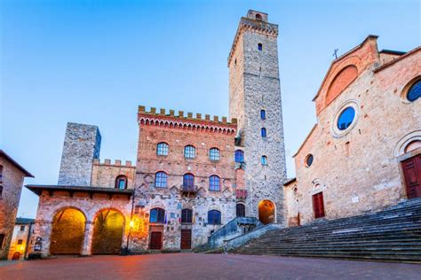 San Gimignano Toscana Picturesque View Of Famous Piazza Del Duomo