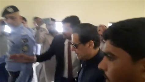 سپریم کورٹ کا عمران خان کی رہائی کا حکم، کل ہائی کورٹ میں پیش ہونے کی