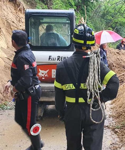 Frana In Via Delle Fonti A Gemmano Aperto Un Varco Verso Le Case