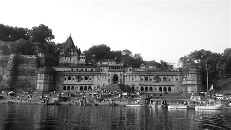 Maheshwar Haunts Boathouse