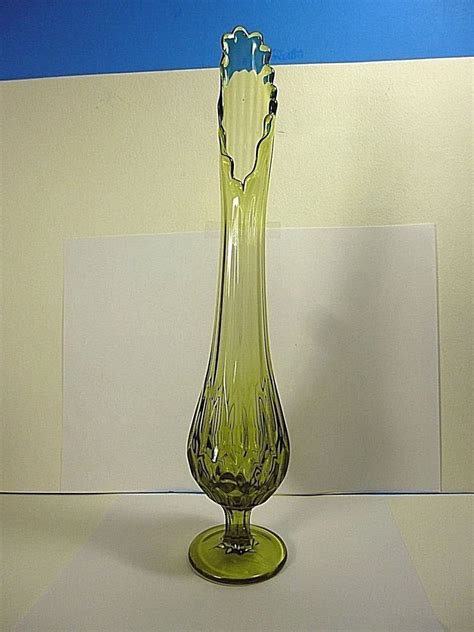 VINTAGE VIKING GLASS AVOCADO GREEN RIBBED FOOTED SWUNG VASE 17 TALL X 3