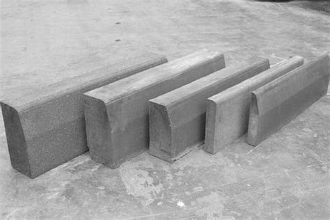 Outdoor Gray Precast Cement Concrete Kerb Stone For Landscaping At Rs