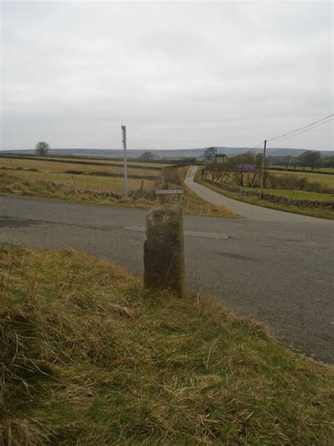 Old Milestone © Chris Minto Cc By Sa20 Geograph Britain And Ireland