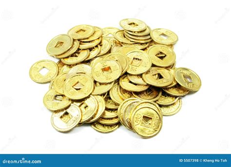 Monedas Chinas De Oro Antiguas En Una Pila Fotos de archivo libres de ...