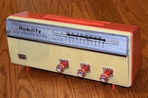 Vintage Nobility Cordless Transistor Radio No Model Number Am Band 6 Transistors Made In