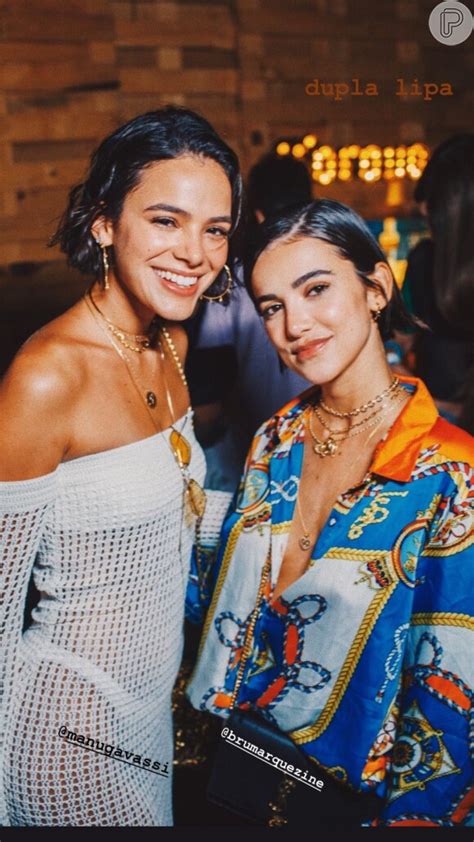 Marquezine Usa Look Transpar Ncia E Curte Show De Dj De Anos Em