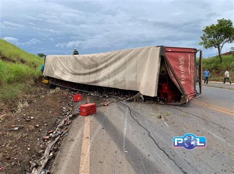 Carreta Tomba Na Curva Da Morte Da Br E Motorista Morre Preso