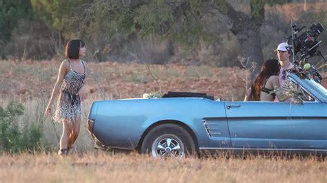 Looks Dosmileros Y Un Videoclip A Lo Thelma Y Louise As Ser La