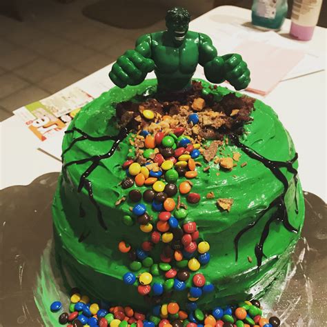 Gülhan Çakçak Millers Hulk Smash Cake Hulk Birthday Cakes Avengers