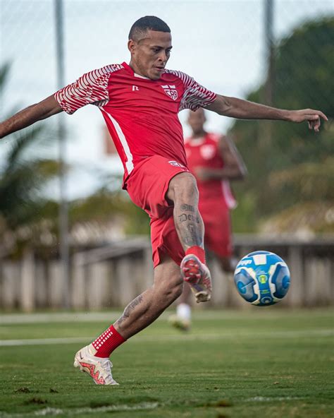 Técnico Daniel Paulista leva naturalidade média de idade do CRB