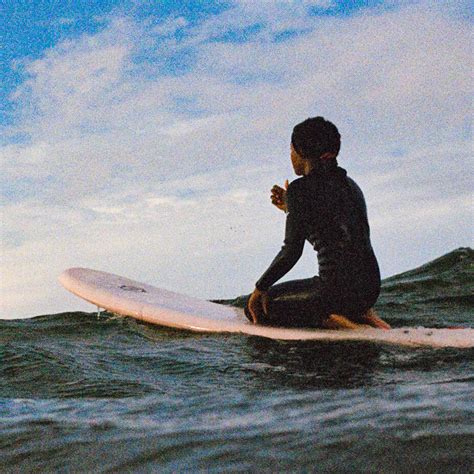 Surfers Work For Gender Equality In The Worlds Most Famous Waves The New York Times