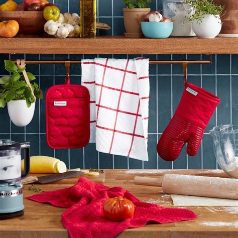 KitchenAid 3-Pack Cotton Oven Mitt Set ST017610TDKA 32RD at Lowes.com