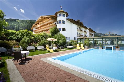 Urlaub Mit Hund Im 4 Sterne Wellness Hotel Magdalena Das Hunderesort